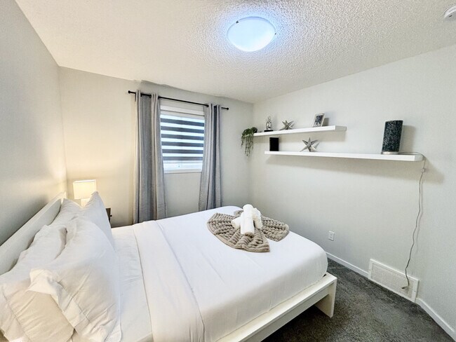 Photo - 20548-20100 100 Ave NW Unit ID1345386P