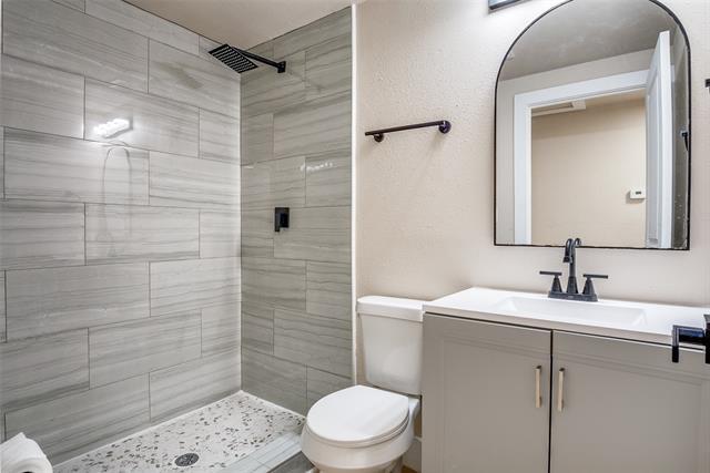 Photo - 2406 White Oak Trail