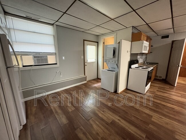 Photo - 931 S Fancher Ave