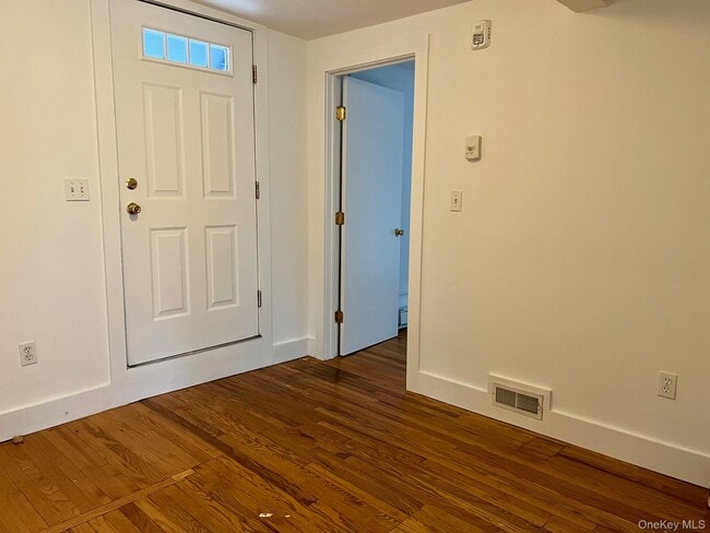 Photo - 3279 Franklin Ave Unidad 2