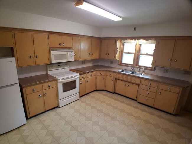 Photo - 3+ Bedroom 2 Bath Single Family House in Owatonna