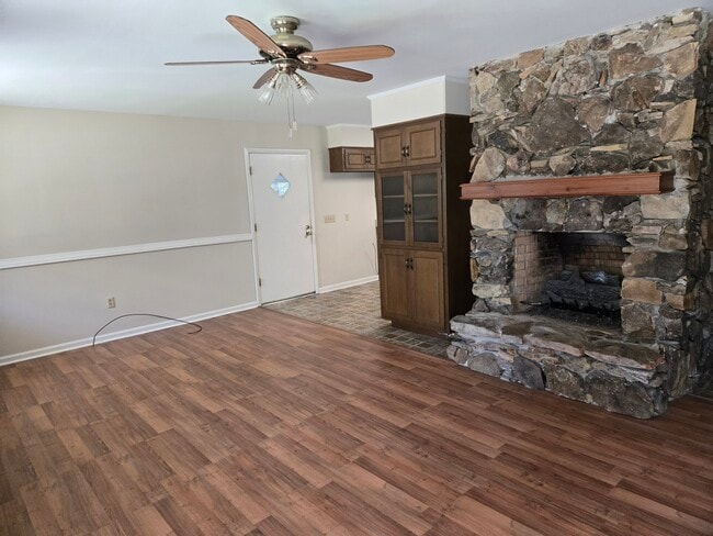 Photo - 1513 Ridge St NW