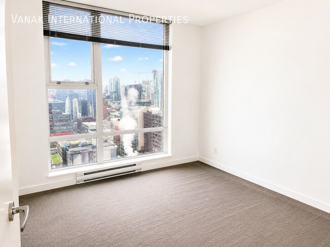 Photo - 2 Bed + Den + Solarium | 2 Bath | Parking | Spectrum
