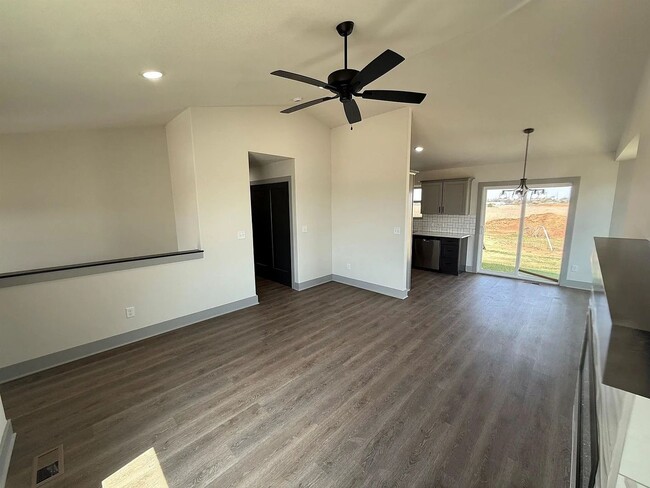 Photo - 5350 W 42nd St S