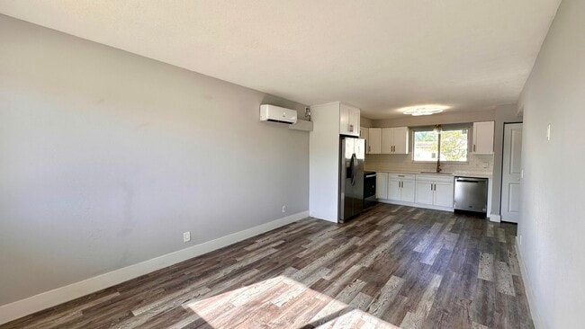 Photo - 313 Swain Blvd