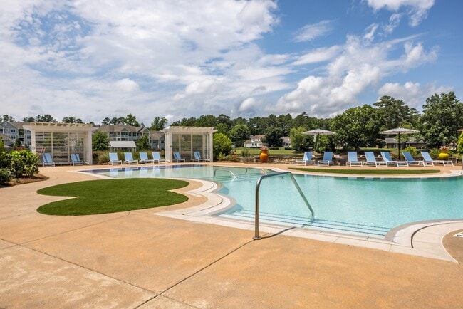 Lakeside Village Apartments
