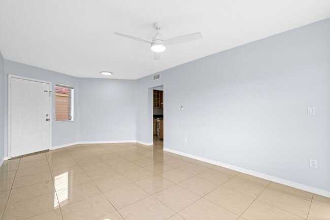 Photo - 18638 NE 18th Ave Unit 244