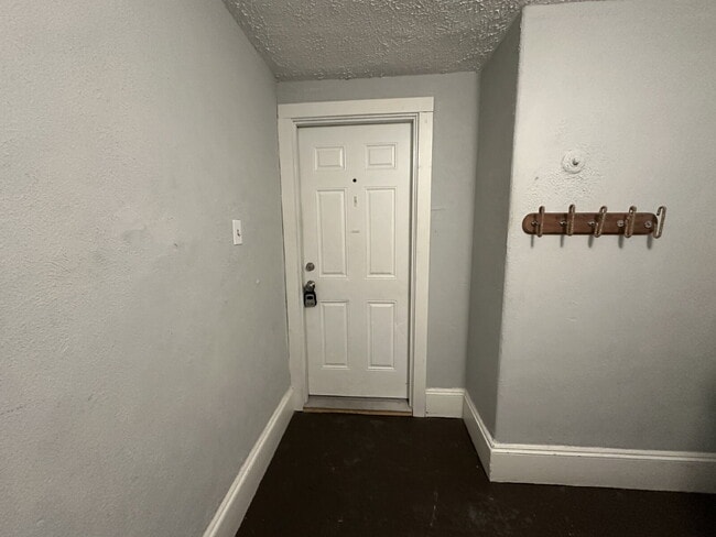 Photo - Charming 2-Bedroom Apartment in Portland's East End! Unit Apartment 3