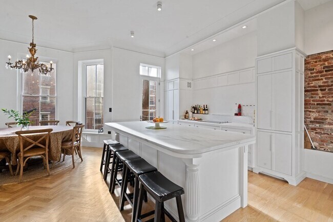 Photo - 15 Regent Cir