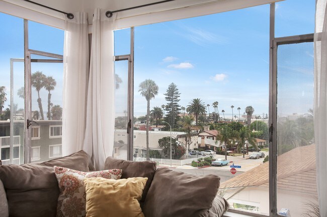 Photo - 4774-4780 Coronado Ave