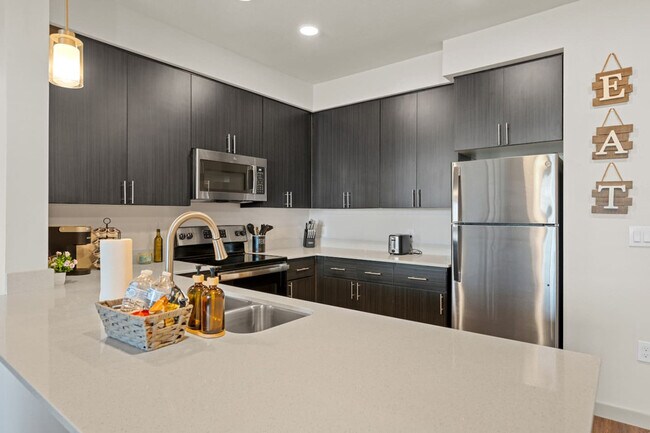 Photo - 711 W Broadway Rd Unit SI ID1366976P