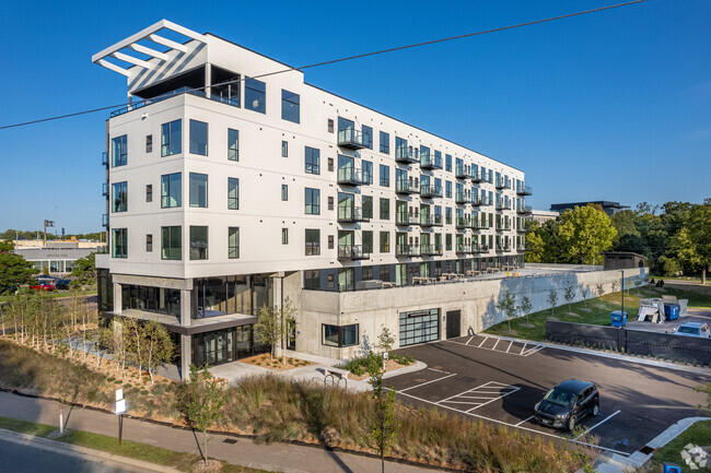 The Quentin Parking & Main Entry - The Quentin Rental