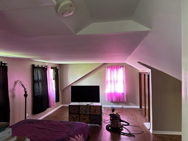 Photo - 304 W Crawford St