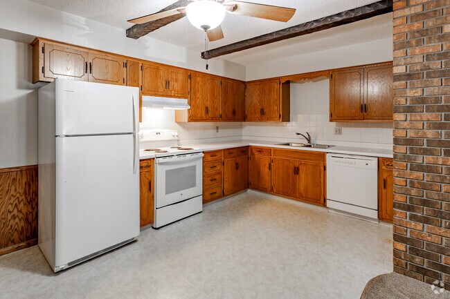 2BR, 1BA - 900SF - Kitchen