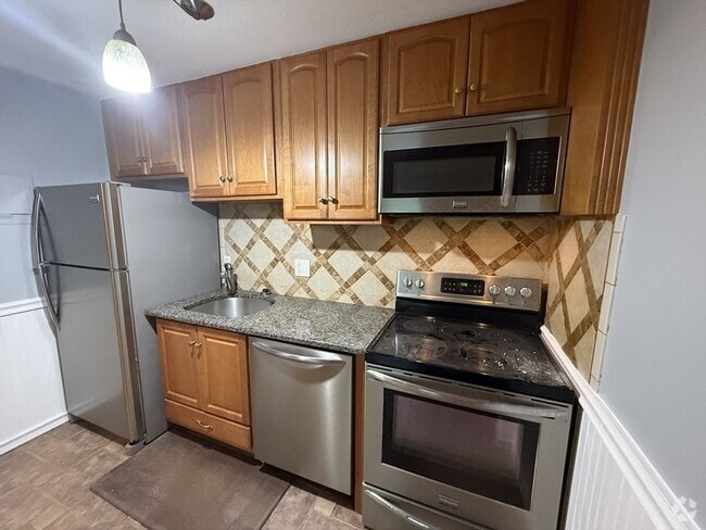 Building Photo - 491 W Central St Unit C3 Rental