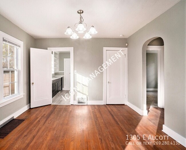 Photo - 1305 E Alcott-