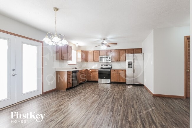 Photo - 1117 Central Park Blvd N