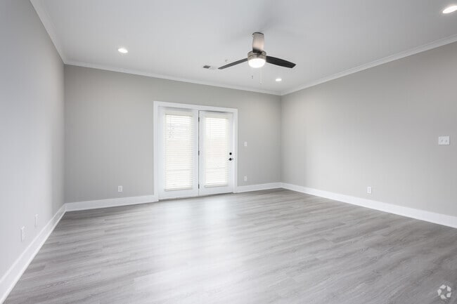 3BR, 2BA - 1,638SF - Living Room