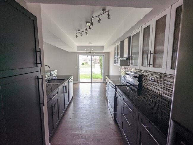 Photo - 8122 160th St