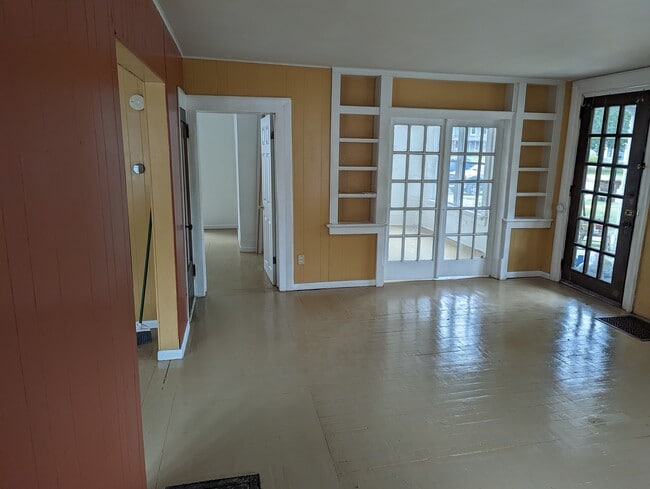 Photo - 305 W Harris St Unit a