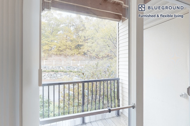 Photo - 100 Lexington Ridge Dr Unidad FL2-ID4128A