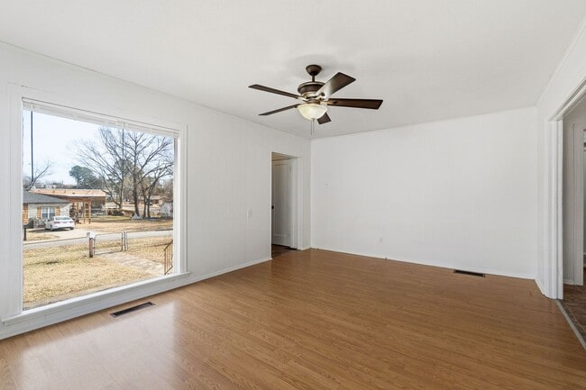 Photo - 1511 N 39th-