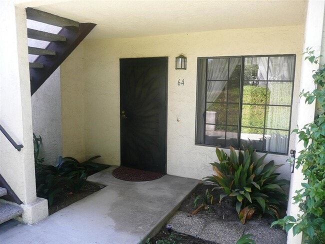 2-Bedroom 1-Bathroom La Jolla UTC Condo wi... - 2-Bedroom 1-Bathroom La Jolla UTC Condo wi... Unit 64
