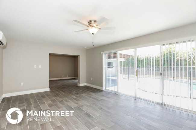 Photo - 11041 Glenwood Dr