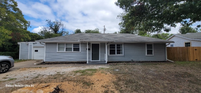 Photo - 2213 N 41st St House