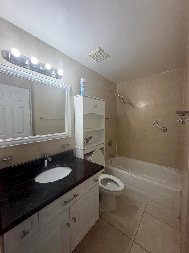 Photo - 7194 Southgate Blvd Unidad 7194