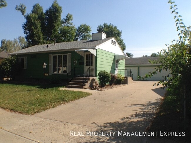 Building Photo - 233 E Pam Rd