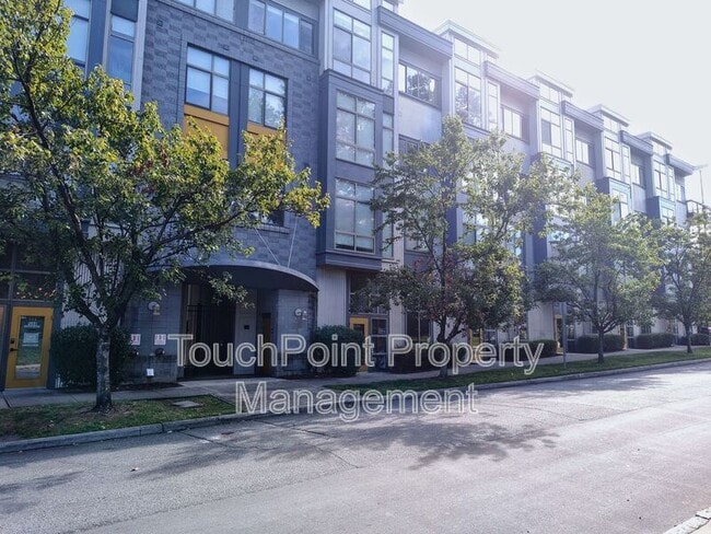 Building Photo - 514 W 10th St Unit #205 Rental
