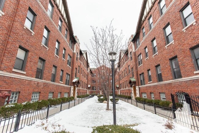 Photo - 2706 N Spaulding Ave Unit #  01GG