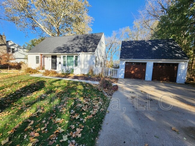 Building Photo - 137 Pauline Pl