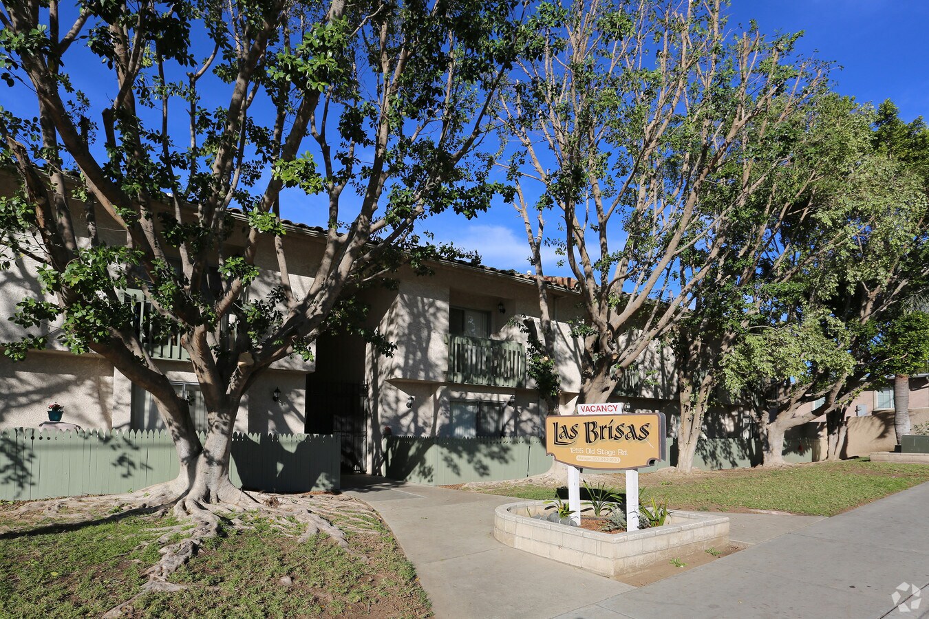 Vista Apartments - Vista Apartments