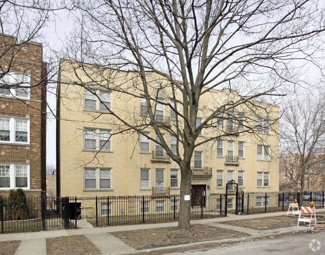 4954 - 4956 N Christiana Ave