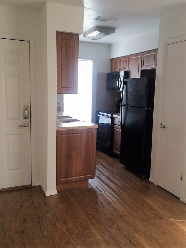 Photo - 3615EL Unidad A