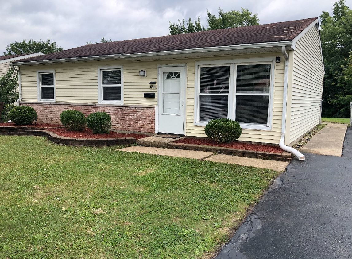Photo - 17211 Peach Grove Ln (Hazel Crest, IL)