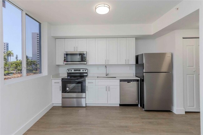 Photo - 1620 NW 18th St Unit 201