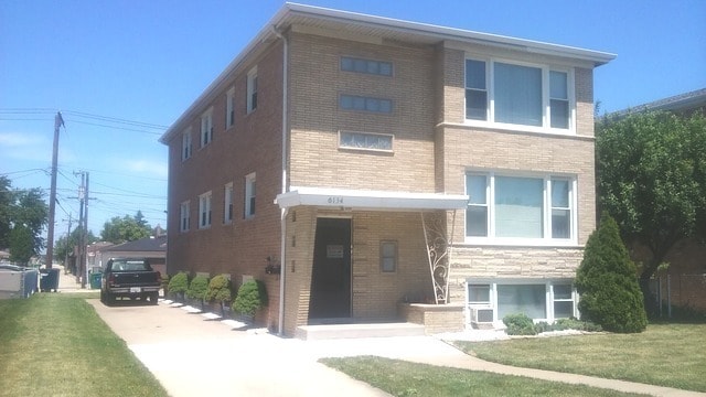Photo - 6134 W 79th St Apartment Unit 1
