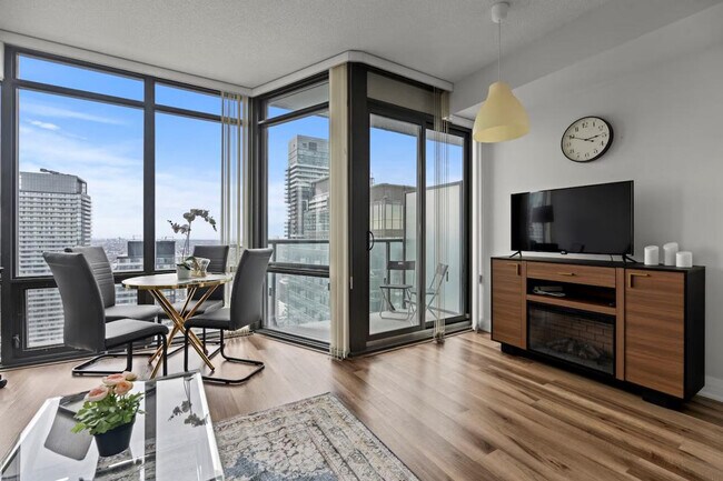 Photo - 889 Bay St. Unit ID1346012P