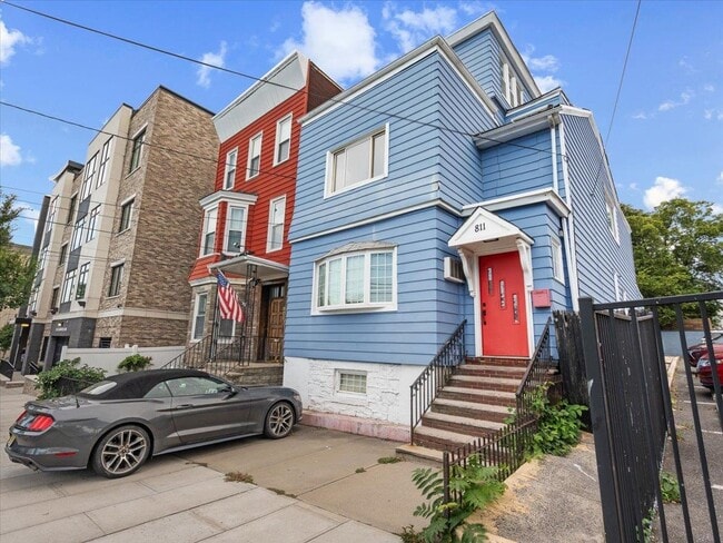 Building Photo - 811 Palisade Ave Rental