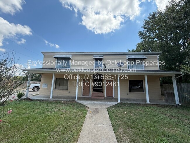 Building Photo - 1414 East Ave Unit 1