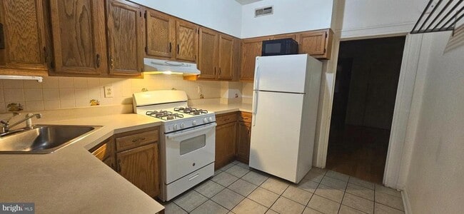 Photo - 411 Bonsal St