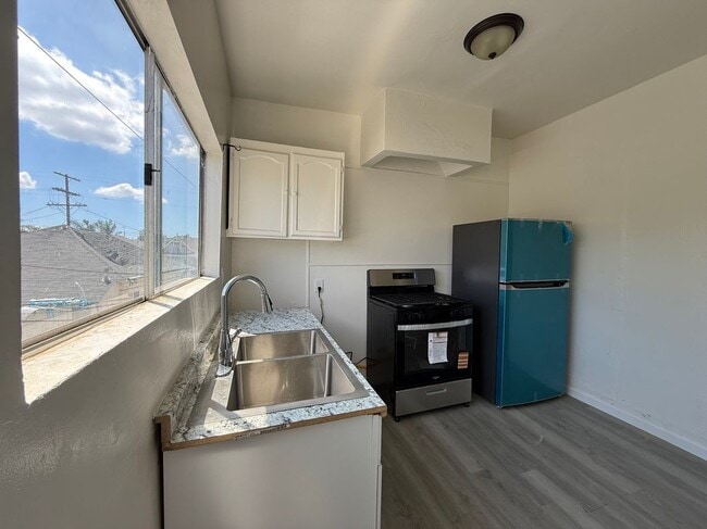 Photo - 116 S Mathews St