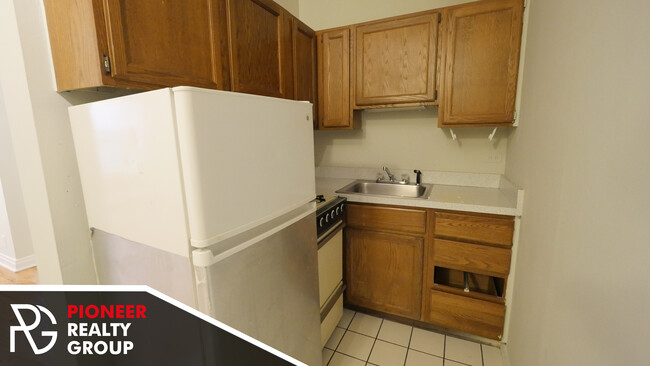Building Photo - 515 W Melrose St Unit 4 Rental