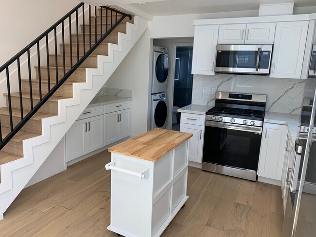 Photo - 1346 S Mansfield Ave Unit 1348.5