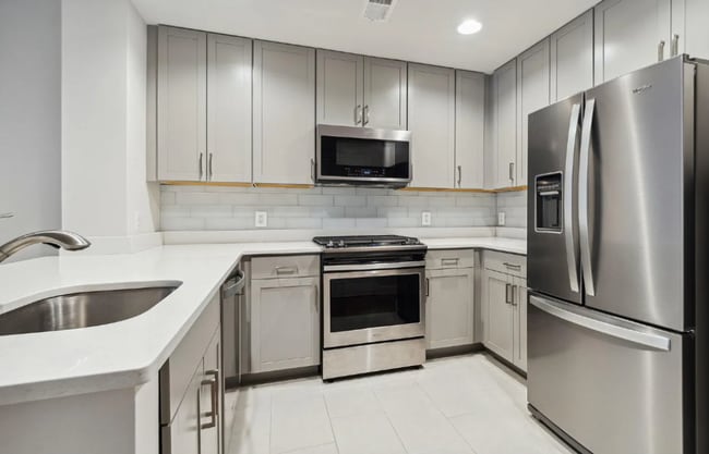 Photo - Modern and Stunning 1 Bedroom, 1 Bath + De...