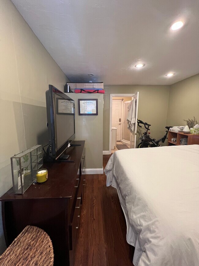 Photo - 735 Somerville Ave Unit 1