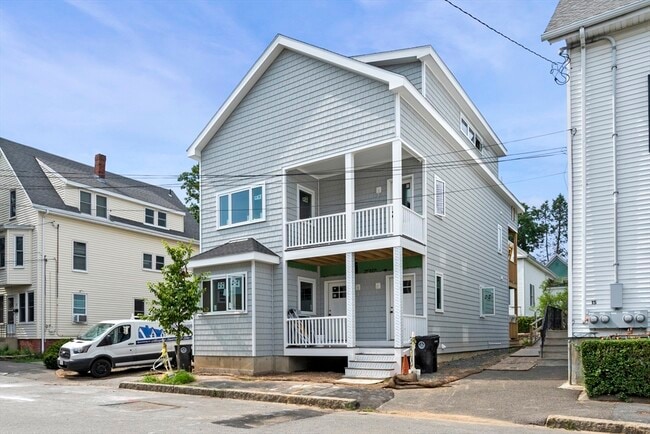 Building Photo - 13 Willow Ave Unit 1